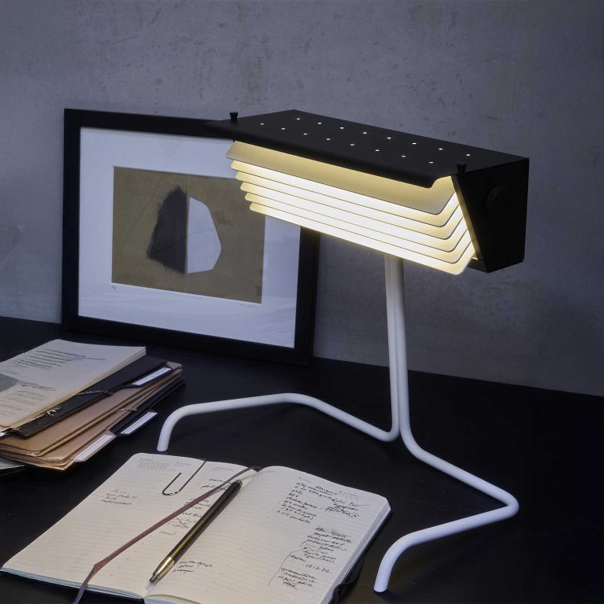 DCW éditions Biny LED stolní svítidlo