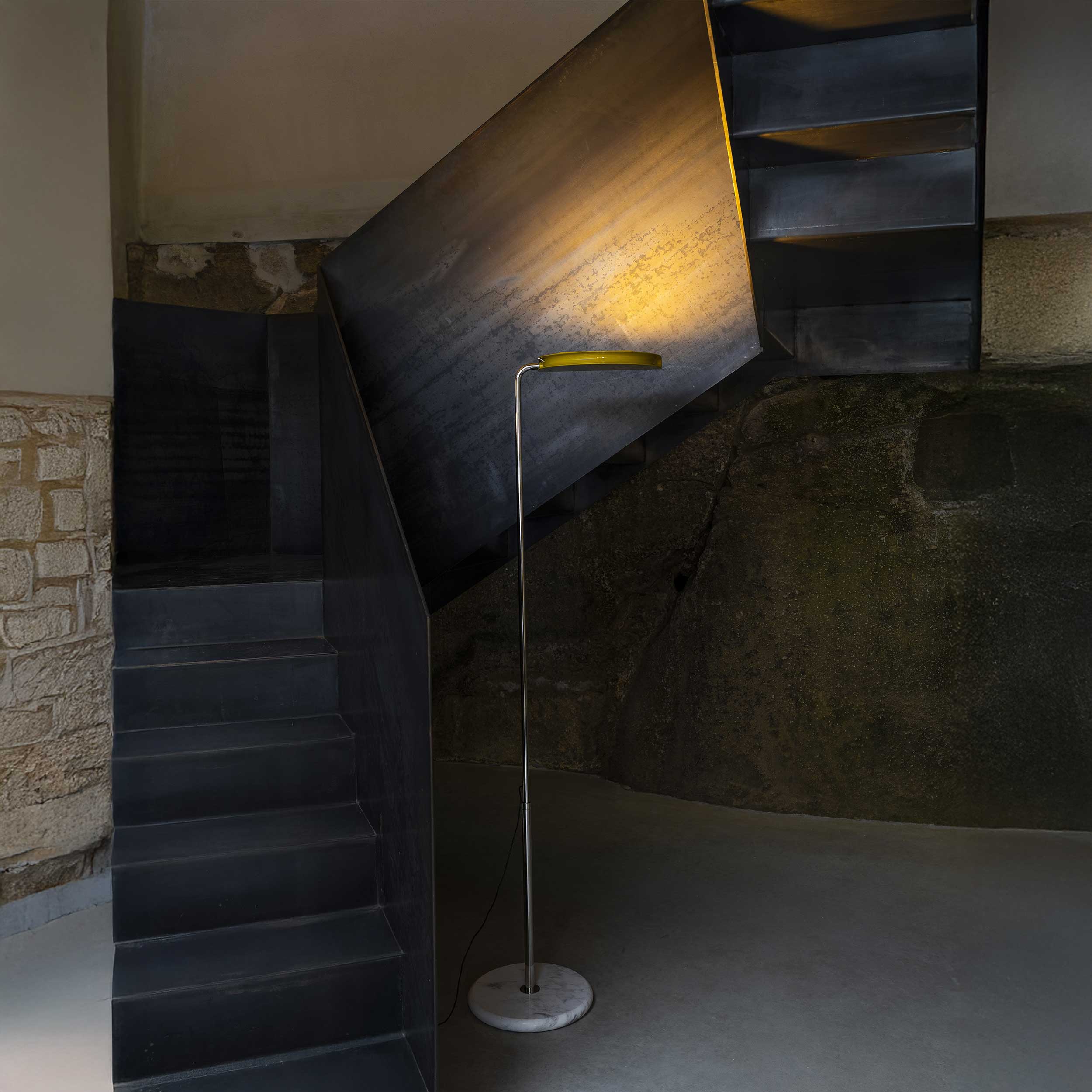 DCW éditions Mezzaluna LED stojací svítidlo