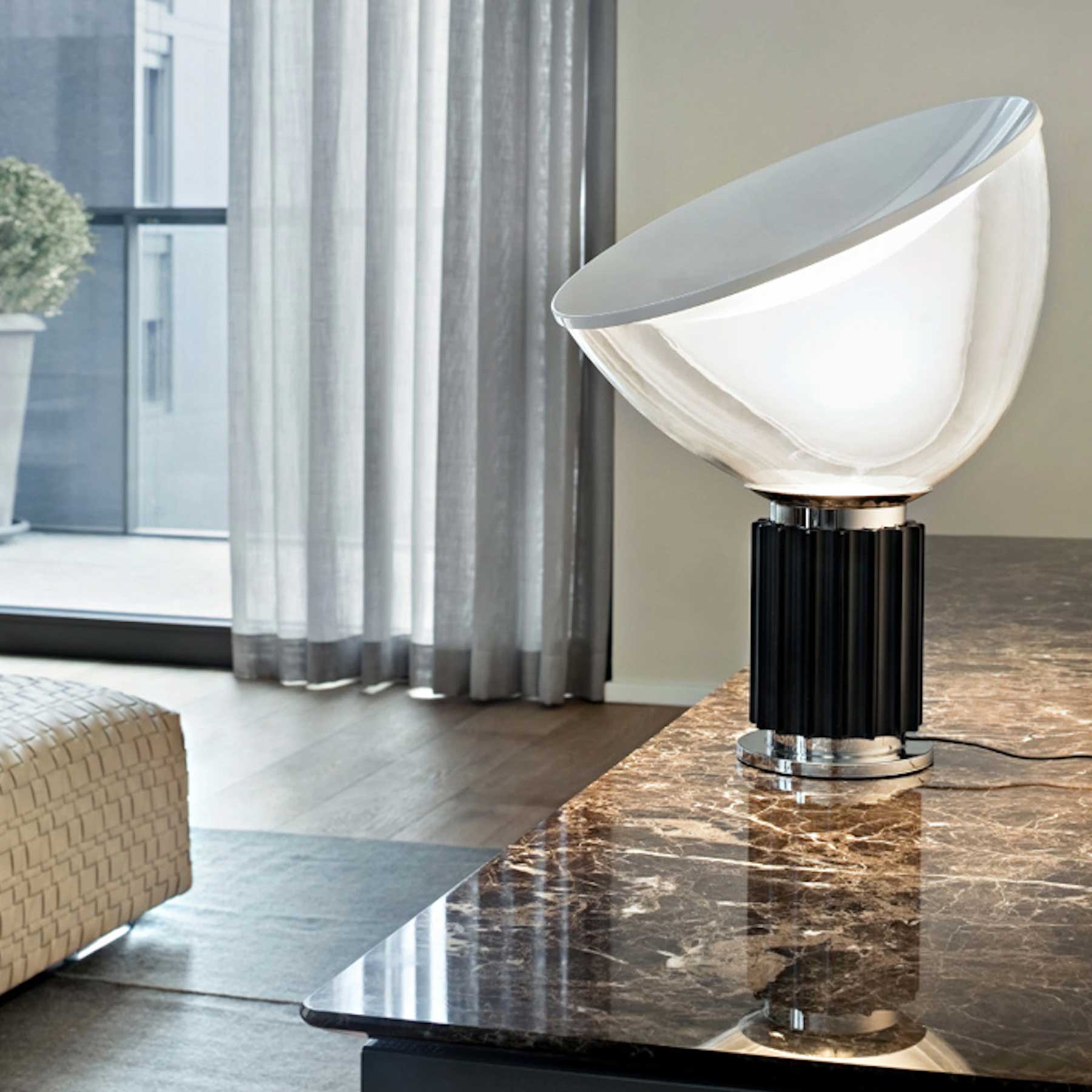 Flos Taccia LED ikonická stolní lampa