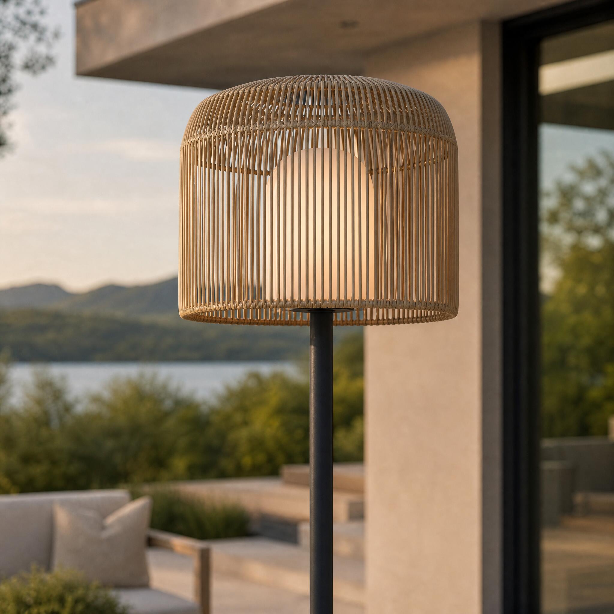 VK Light Keli E27 udendørs standerlampe IP44