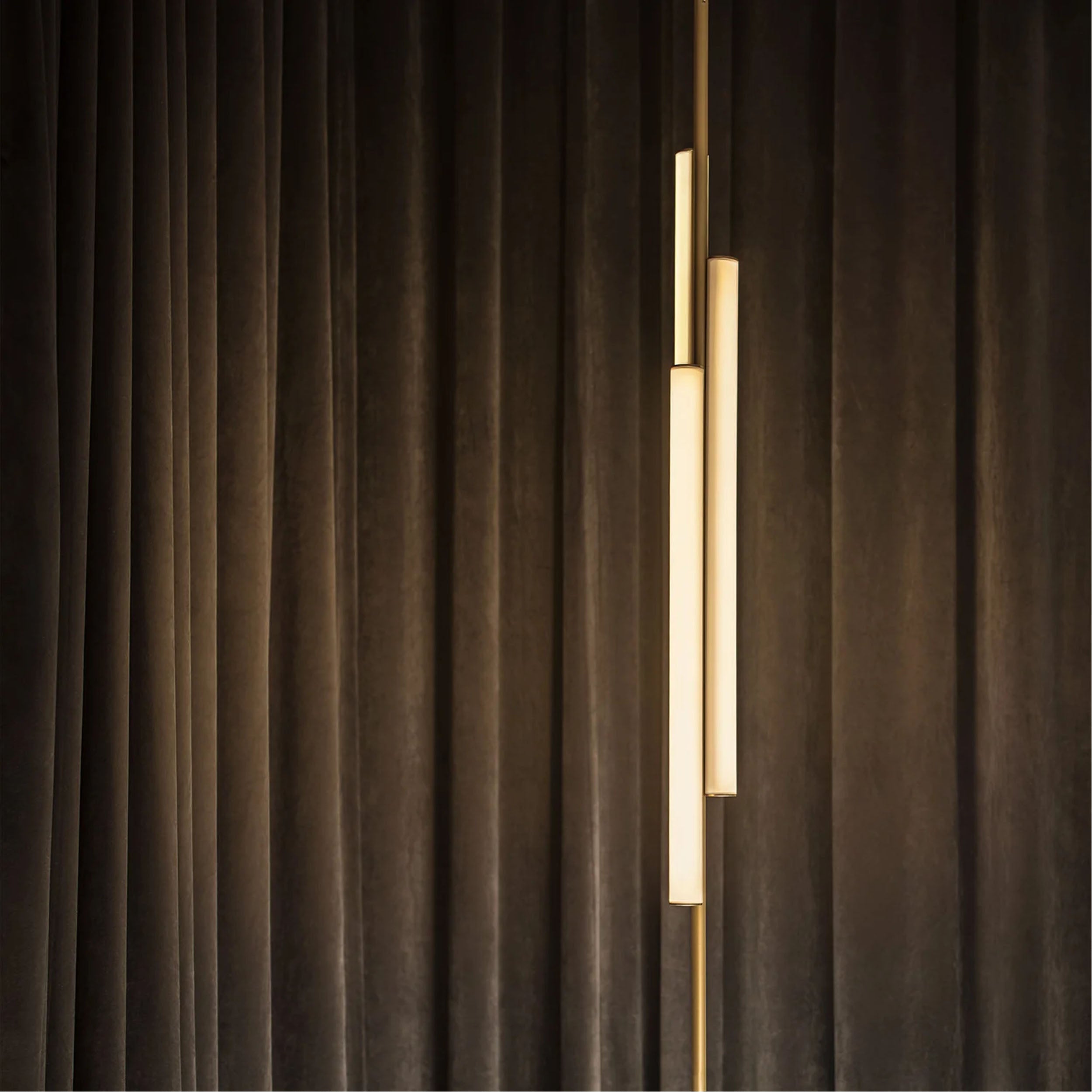 Marset Ambrosia V3 LED sort indbygget, hængende, lodret lampe