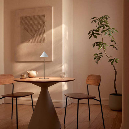 Aromas Anza LED stolní svítidlo