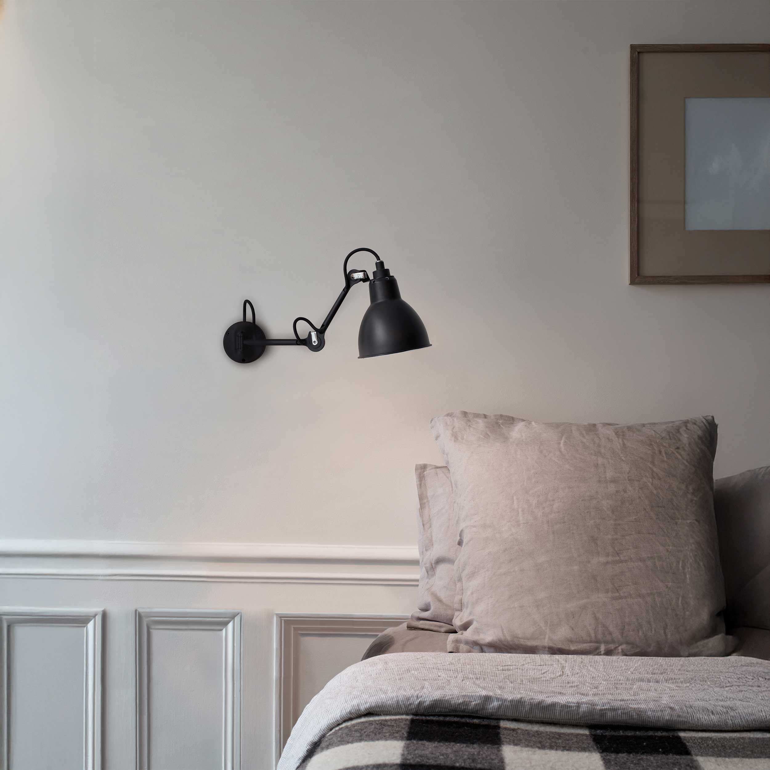 DCW éditions Lampe Gras N°204 E27 nástěnné svítidlo k posteli