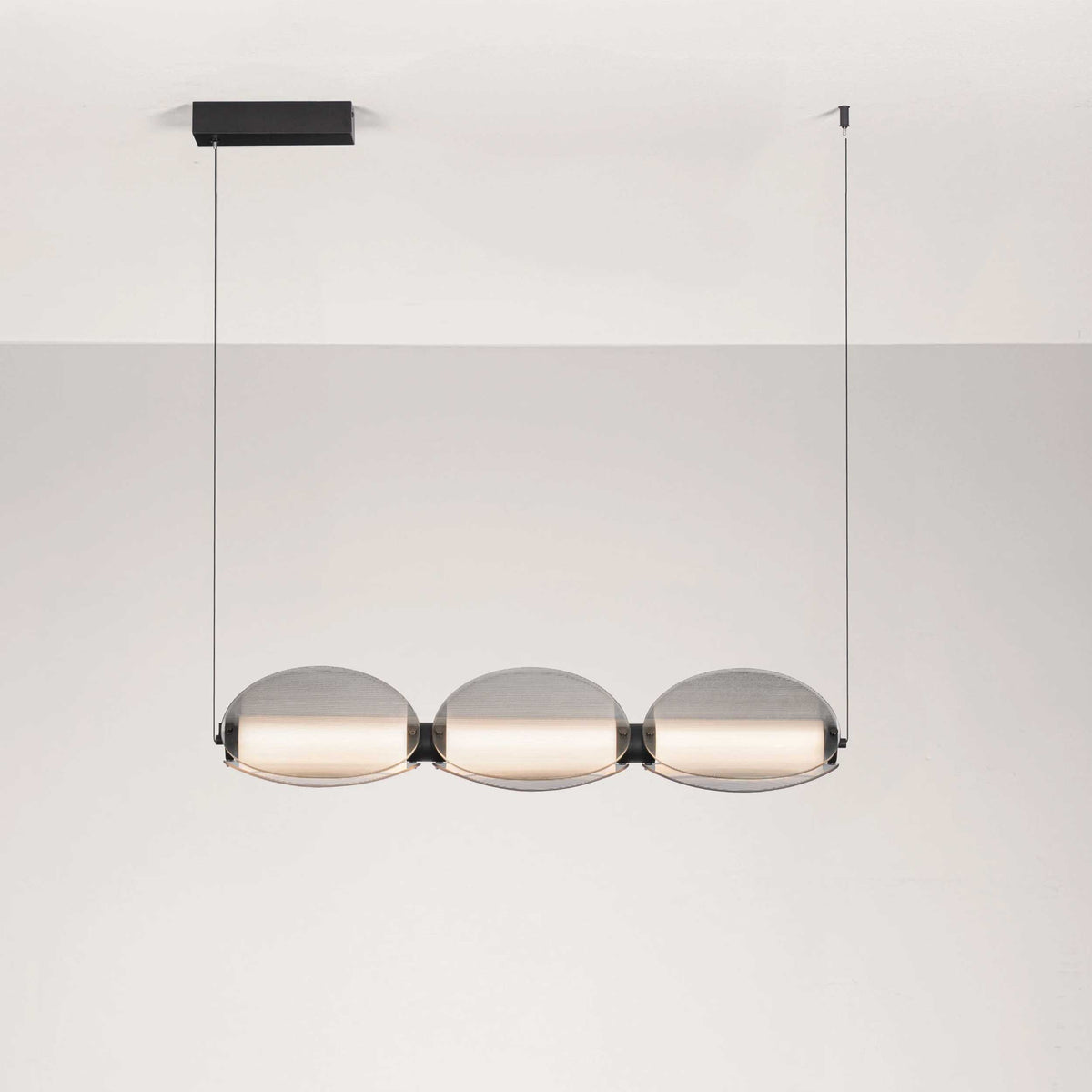Nova Luce Noir LED-pendel, langstrakt