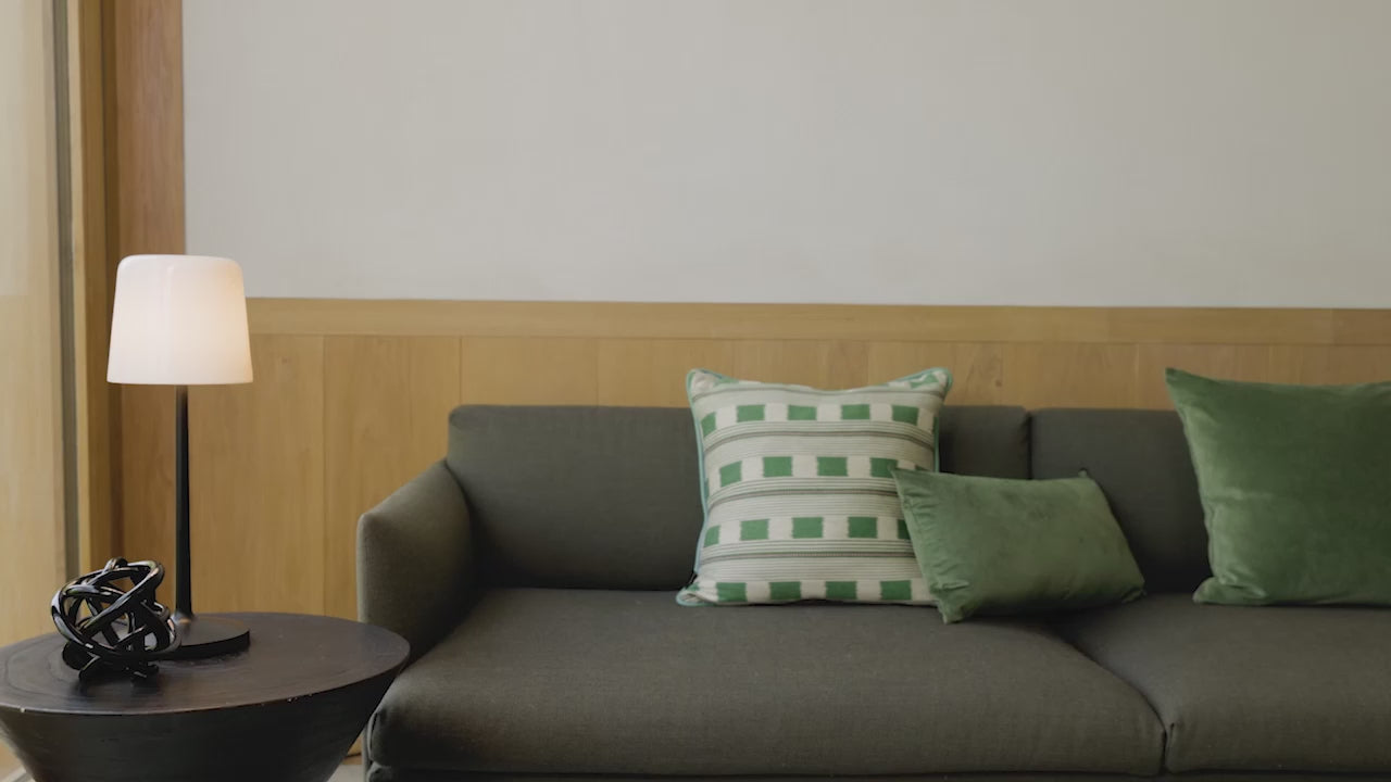 Indlæs video: Astro Ella